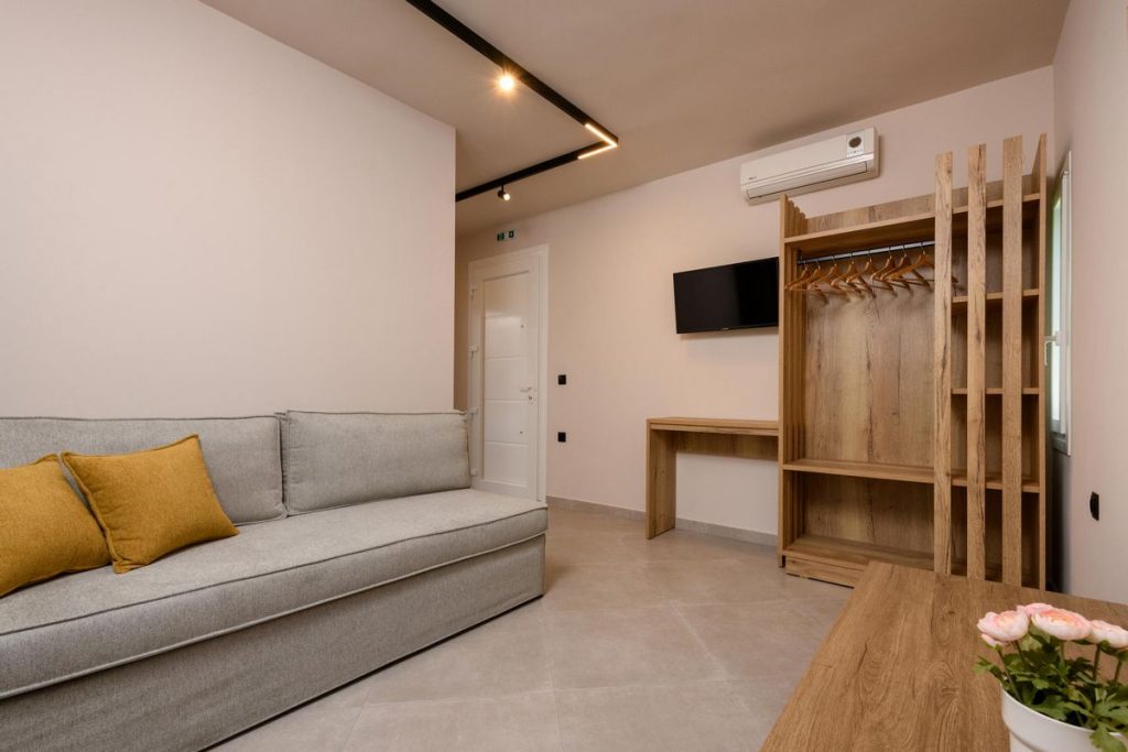 One Bedroom Apartment with Jacuzzi- Olea Mare Suites
