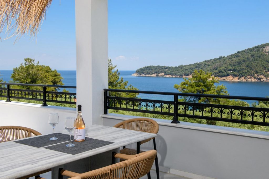 One Bedroom Apartment with Jacuzzi- Olea Mare Suites