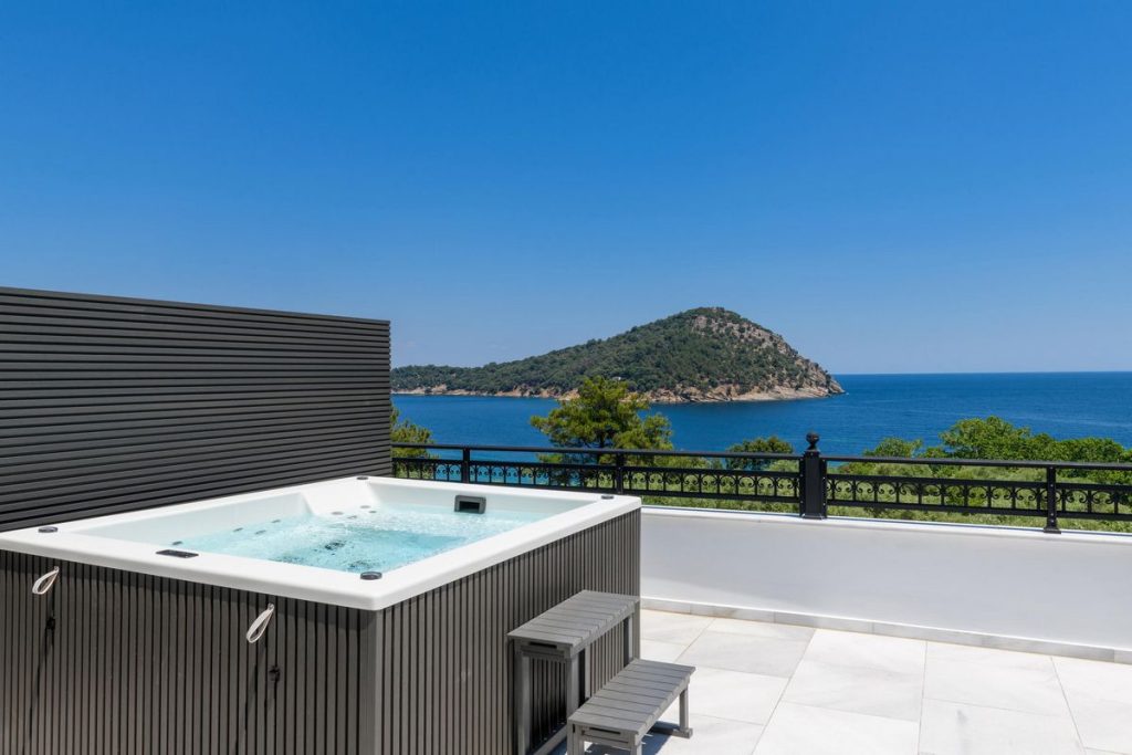 One Bedroom Apartment with Jacuzzi- Olea Mare Suites